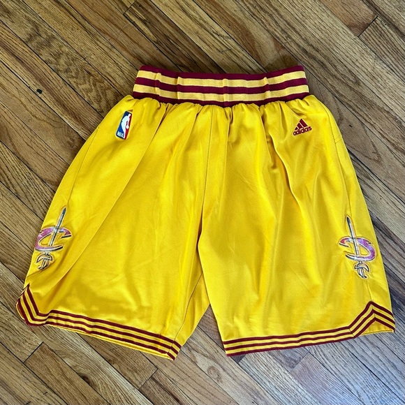 2014-2017 Cleveland Cavaliers Alternate Swingman Shorts - Picture 1 of 5